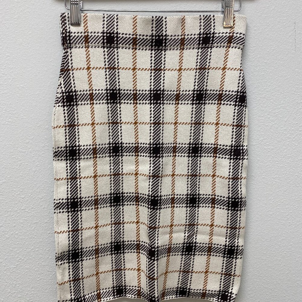 Plaid Patterned Knee Length Skirt NWT!